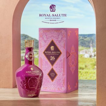 ローヤルサルート 26年 アマロネカスクフィニッシュ 700ml